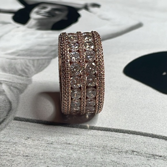 Men’s rose gold infinite ring - Picture 4 of 7